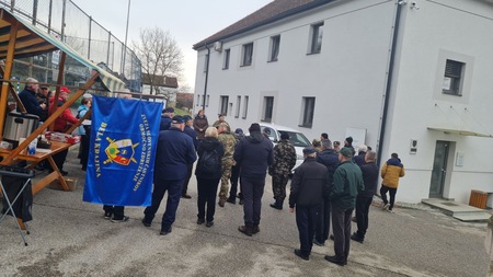 Udeleženci pohoda na začetku