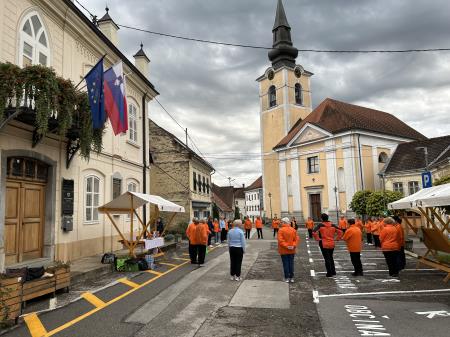 D916C903-4F45-4500-AD17-F948E27AB119