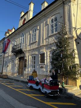 B3CEABE2-4AD7-4EB1-A573-ED15F7ADF7C2