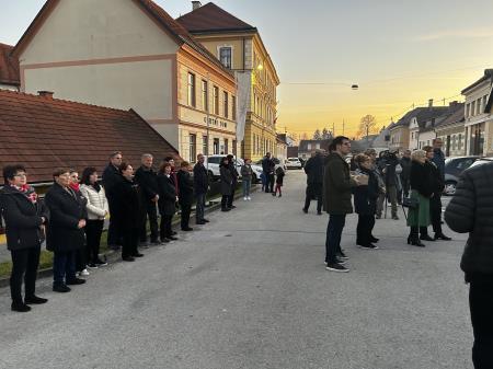 E03A90B7-02BA-4017-98D0-2924830BF750