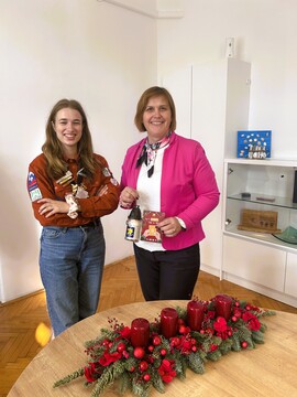 Županja in predstavnica skavtov Steg Črnomelj 1