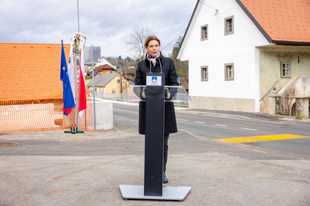 Govor ministrice Alenke Bratušek - Uradna predaja mostu v Gradacu