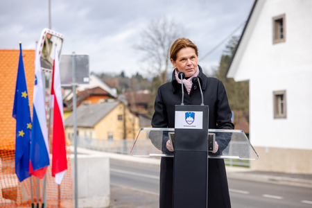 Govor ministrice Alenke Bratušek - Uradna predaja mostu v Gradacu