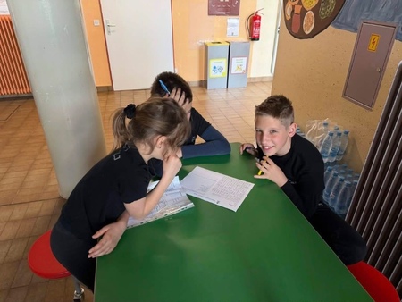 Mladi gasilci na tekmovanju