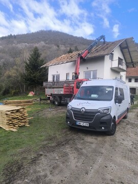 Slika pričetka del na strehi